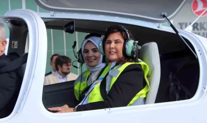 Halkın arasına katılamayıp havadan uçtular
